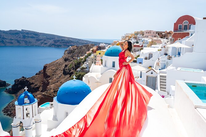 1-Hour Flying Dress Photoshoot, Instagram spots - Imerovigli: grand views and room for the dress