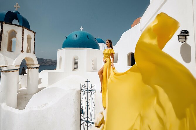 1-Hour Private Santorini Flying Dress Photoshoot - Pickup, Meeting, and Practical Movement