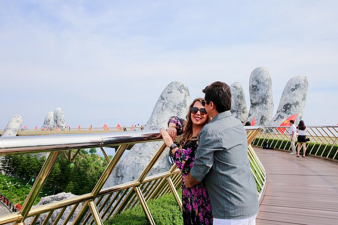 3 Hour Golden Bridge Photoshoot in Ba Na Hills - Picking the right meeting option