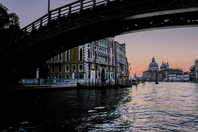 3 Hours Private Original Venice Photo Walk - Photography lessons that work with a phone
