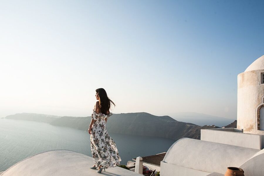 30’ Photoshoot in Oia! 30 edited photos! Effortless & Fun! - What this Oia photoshoot is really offering