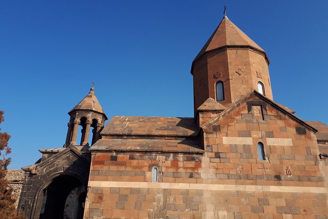 5 days photography tour in Armenia - Day two: Ararat views, Areni wine, and Noravank’s red cliffs