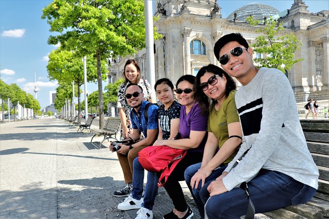 5hours: Guide, Chauffeur & Photographer in Berlin private Tour - The Berlin Wall, KulturBrauerei, and East Berlin
