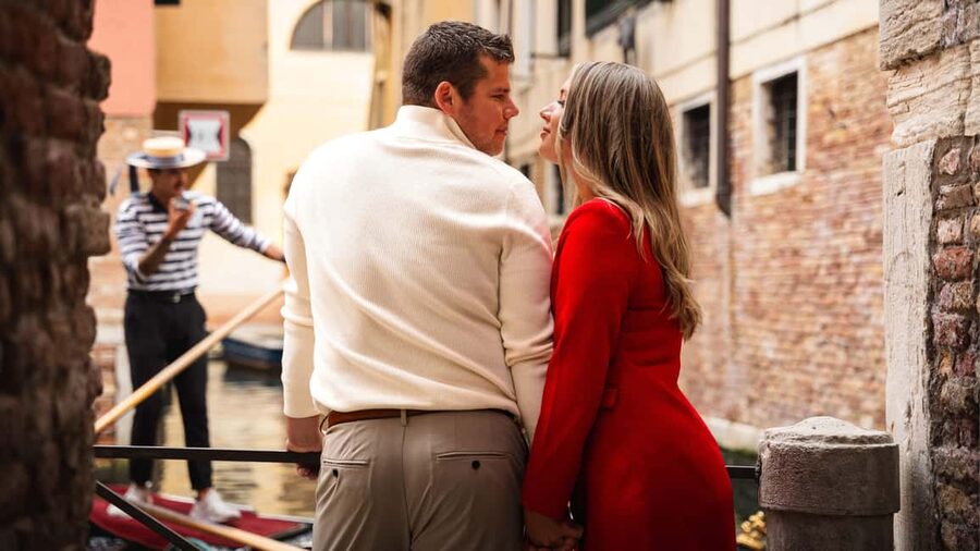 A Unique Photoshoot in Venice - The best time to schedule your hour