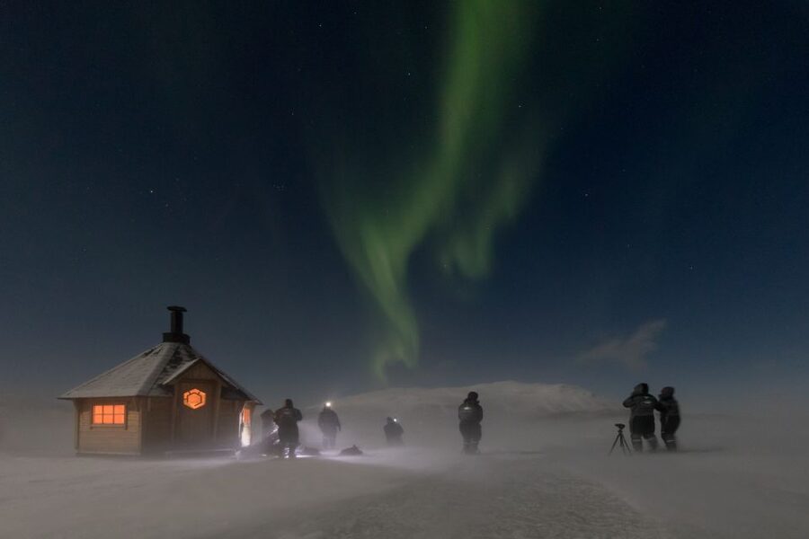 Abisko: National Park Northern Lights Photo Tour - The group size and the Arctic cold