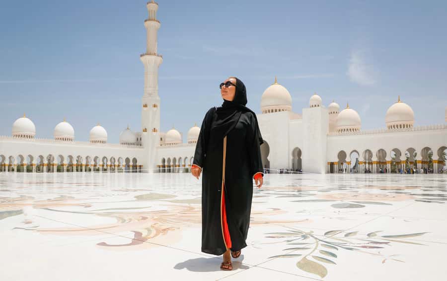Abu Dhabi: Sheikh Zayed Grand Mosque Tour with Photographer - The 1.5-hour route through the mosque
