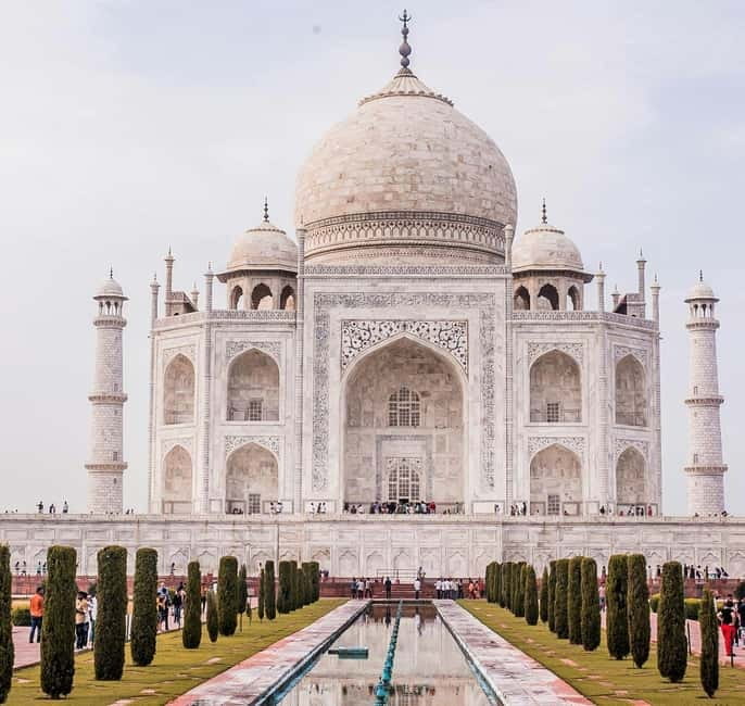 Agra: Taj Mahal Guided Tour with Photography & Rental Saree - Who should book this Agra experience?