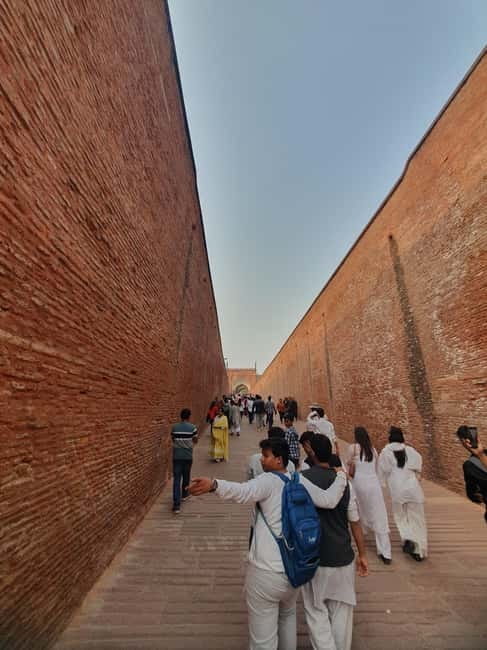 Agra: Taj Mahal Vip tickets with Professional Photographer - Who will get the most value from this experience