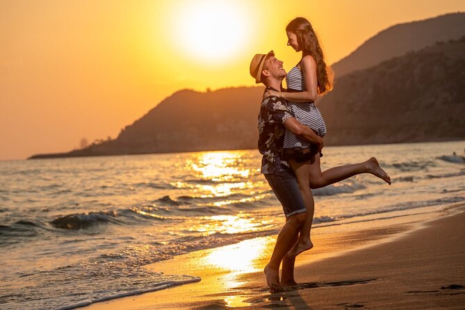 Alanya: Holiday Photo Shoot Families Couples Solo Travelers - Choosing and receiving your photographs