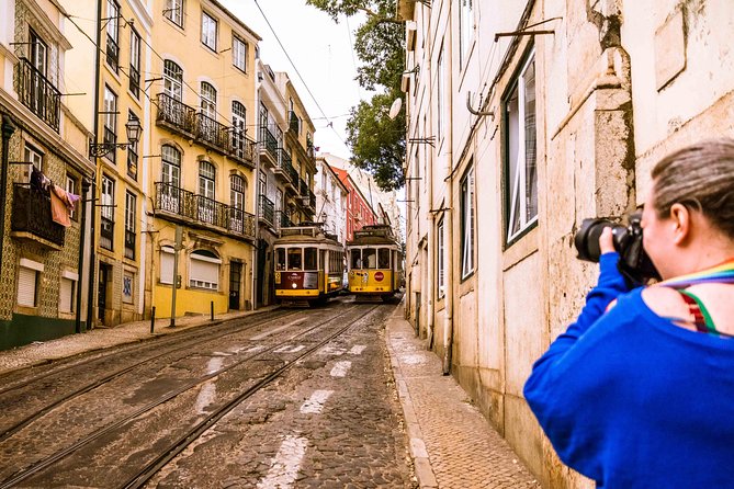 Alfama Photo Walk – Lisbon Photography Experience Led by a Local - São Vicente and Graça: Catching Trams in Motion