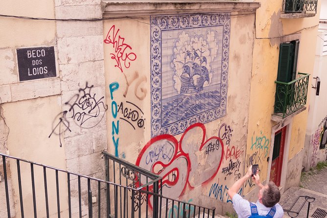 Alfama Photo Walk – Lisbon Photography Experience Led by a Local - The Photography Advice You Actually Receive
