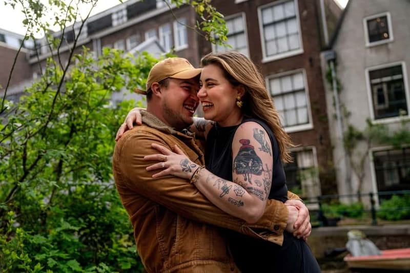 Amsterdam Canals Photoshoot: Private Solo, Family or Couples - Walking the Damrak and canal streets