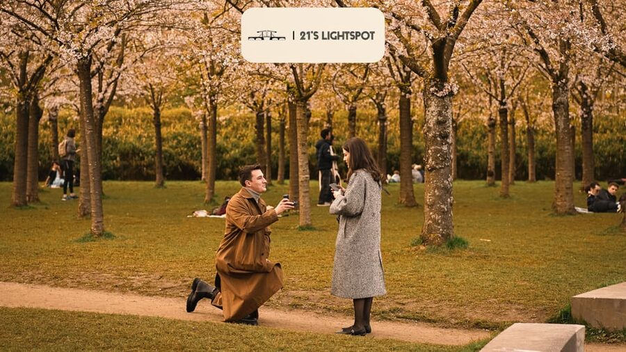 Amsterdam Photographer: Private Proposal Photoshoot Session - Meeting at Oudezijds Voorburgwal 334