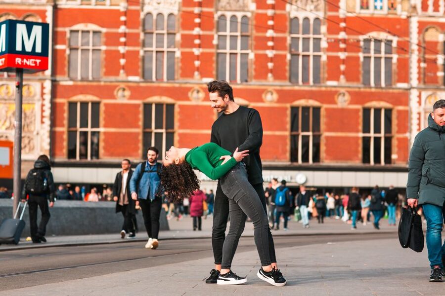 Amsterdam: Professional photoshoot at Centraal Station - Meeting at Stationsplein 42