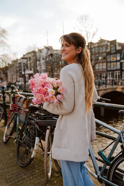 Amsterdam: Professional Photoshoot at the Canals - The personal side of the experience