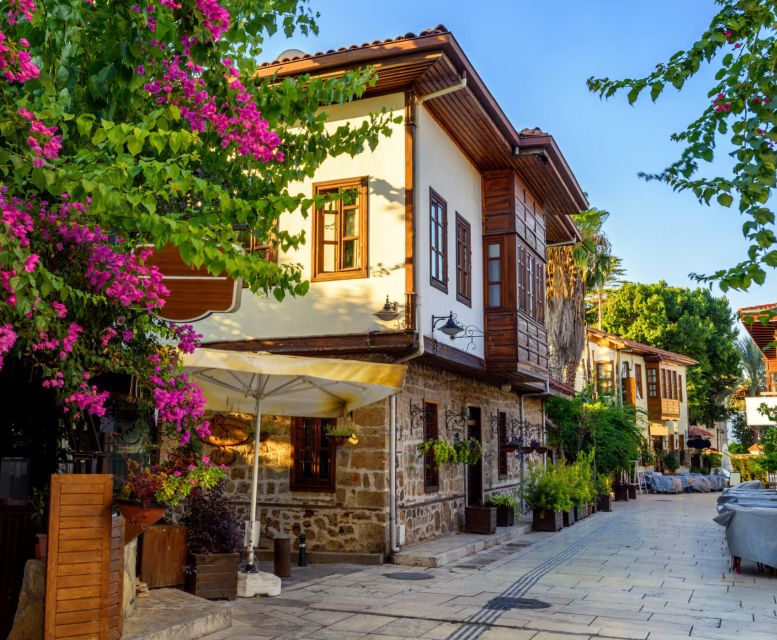Antalya Photo Tour with Waterfalls, Old City & Boat Trip - Guides and language choices