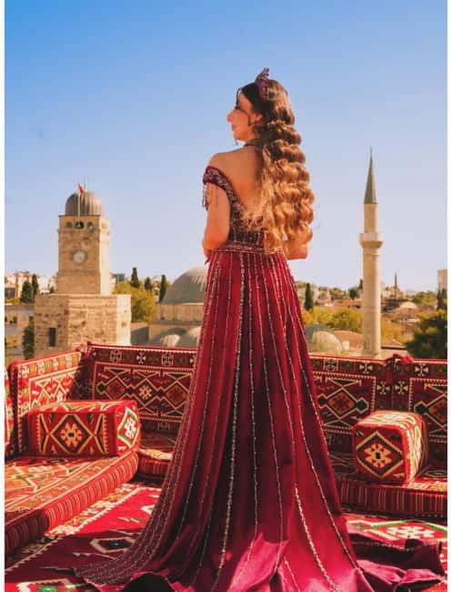 Antalya: Rooftop Photoshoot with Flying Dresses - Flying dresses and the value of movement