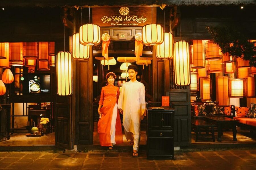 Ao Dai Photography: Traditional Attire Capture in Hoi An - How much direction will you get?