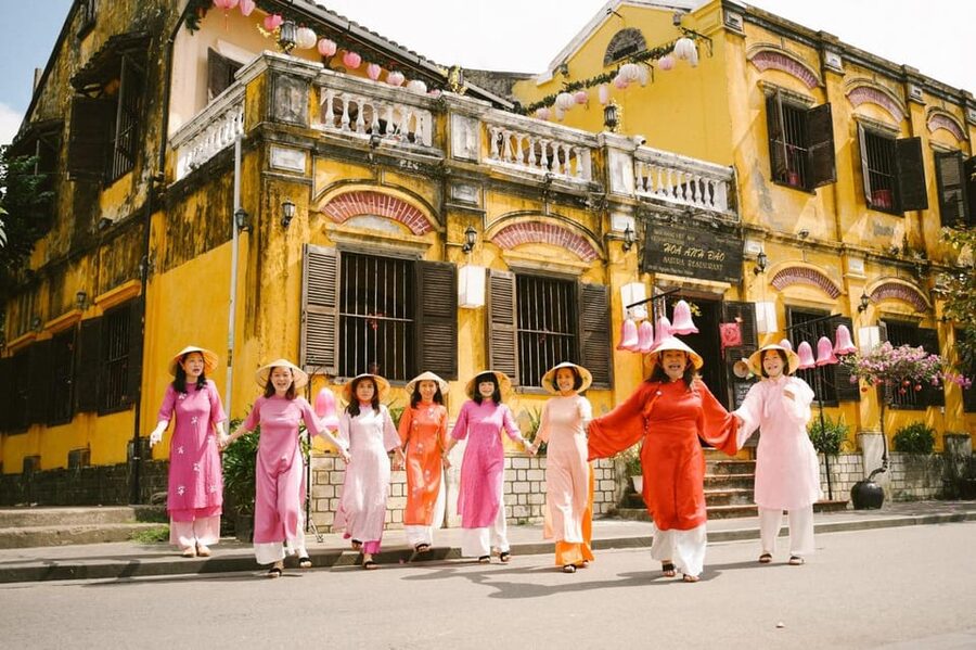 Ao Dai Photography: Traditional Attire Capture in Hoi An - Meeting at Thanh Mai and choosing your ao dai