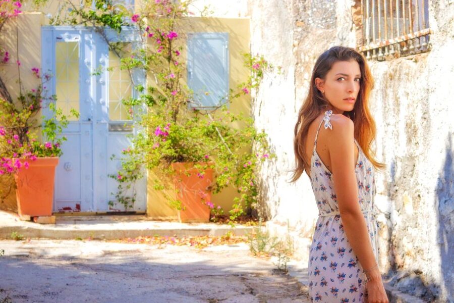 Athens: Professional photoshoot at Anafiotika Village - What you receive after the session