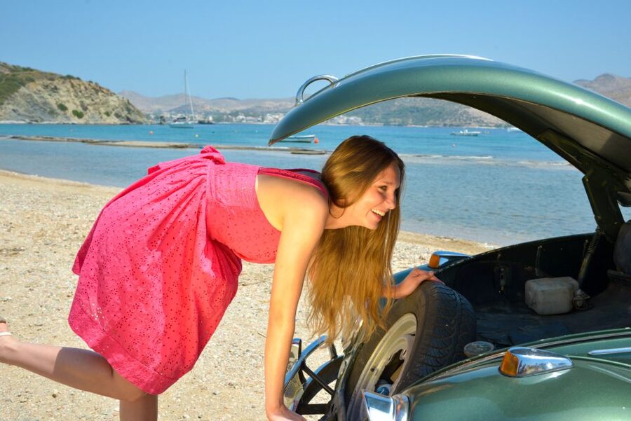 Athens: Riviera Photo Tour in a Vintage Volkswagen Beetle - The photographer, files, and vintage equipment