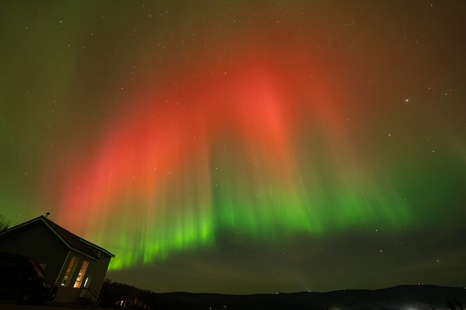 Aurora Glass House – Northern Lights and Photos at Cleary Summit - Waiting inside the 270-degree Aurora Glass House