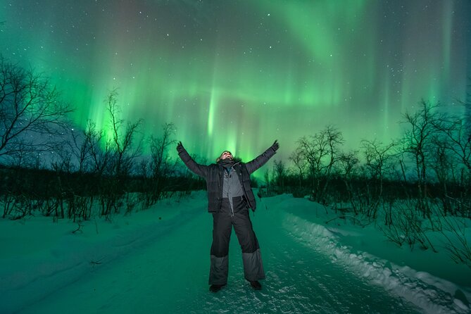 Aurora Hunt with the campfire and professional photographer - Stop one: checking the sky before committing