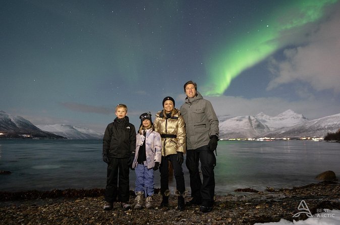 Aurora Safari Chase by big bus, free Photos, toilet onboard - Food choices and the meal upgrade