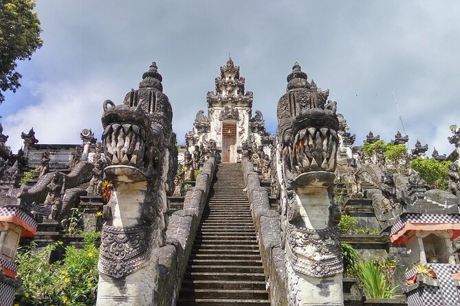 Bali Instagram Tour: The Most Scenic Spots - Tegalalang Rice Terrace and swing photos
