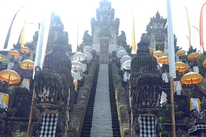 Bali Instagram Tour: The Most Scenic Spots - Crowds, food, and the real pace