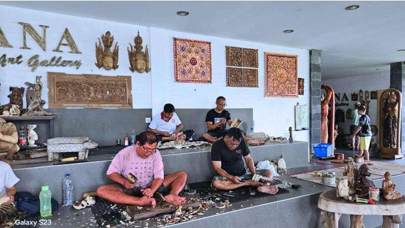 Bali: Private Instagram Tour - Balinese woodcarving and the final stop