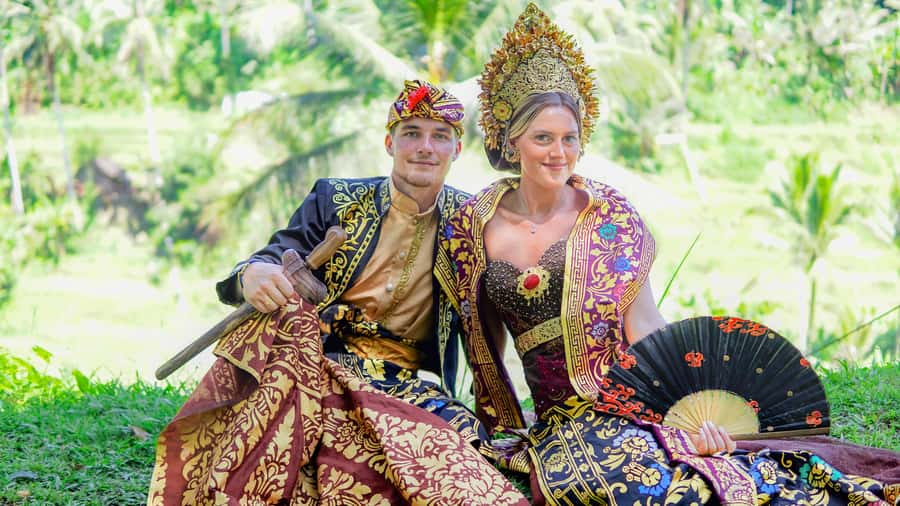 Bali:Traditional Wedding Photoshoot with the Rice Field View - Arriving at U Fun Field and getting set up