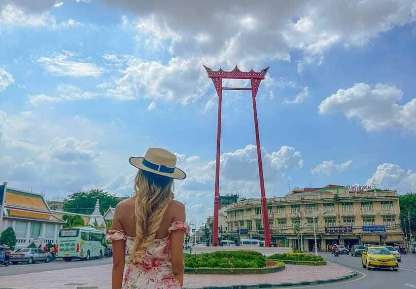 Bangkok: Instagram Tour with Professional Photographer - What the photographer adds to the experience