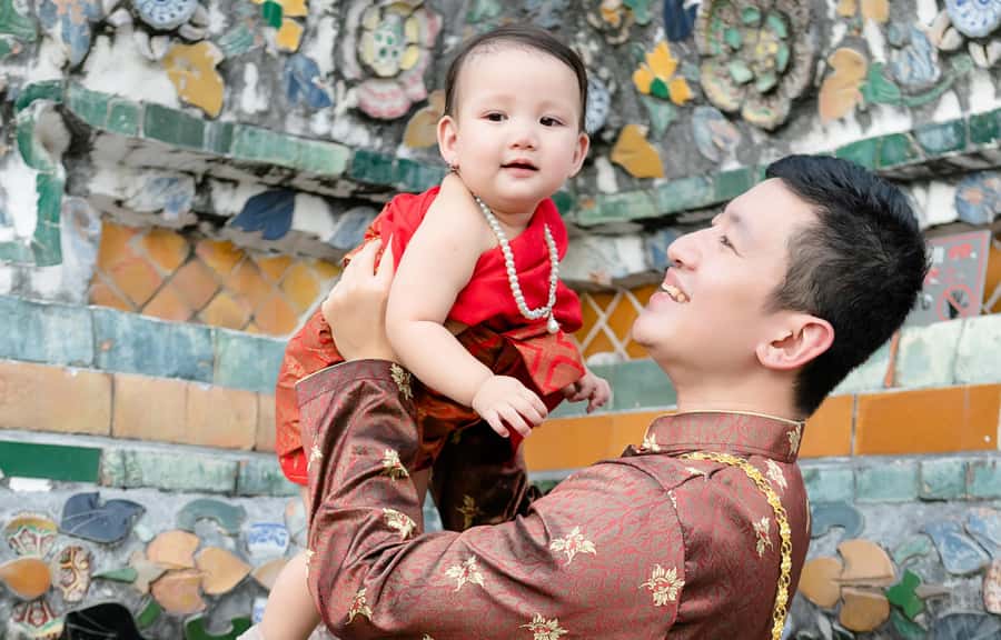 Bangkok: Thai Costume Photoshoot at Wat Arun - Who will enjoy this most