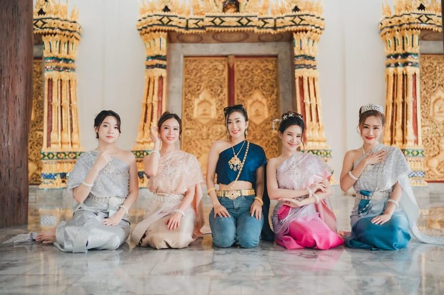 Bangkok:Thai costume with Long tail boat photoshoot - Is $192 a Fair Price?