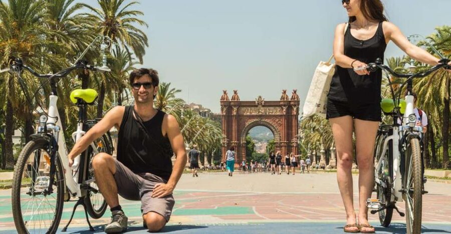 Barcelona: 4-Hour E-Bike Photography Tour - Gothic streets, Roman Barcelona, and the Columbus monument