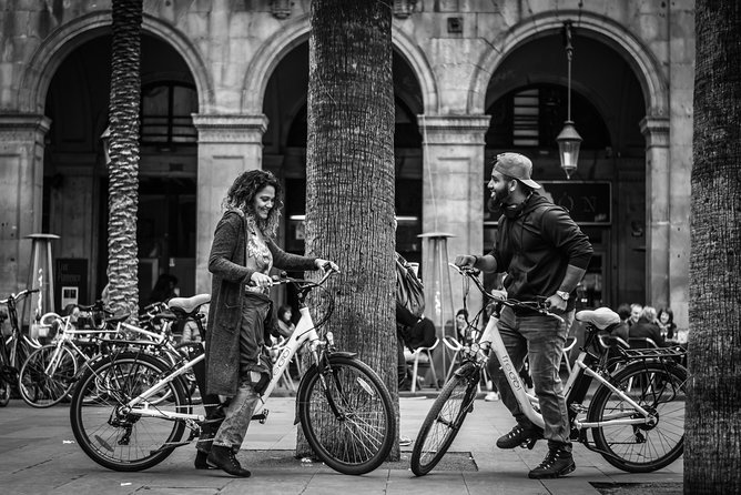 Barcelona E-Bike Photography Tour - Paseo de Gracia and Gaudi’s two famous houses