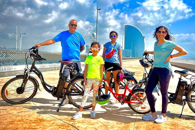 Barcelona E-Bike Photography Tour - Tapas, drinks, and practical local advice