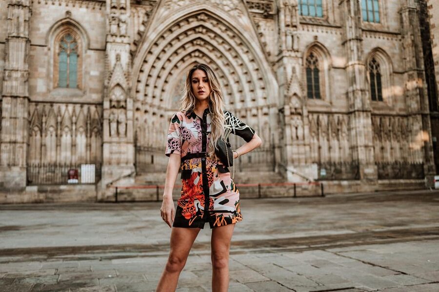 Barcelona: Gothic Quarter Cinematic Photoshoot and Guide - Plaça del Rei and the final photo stop