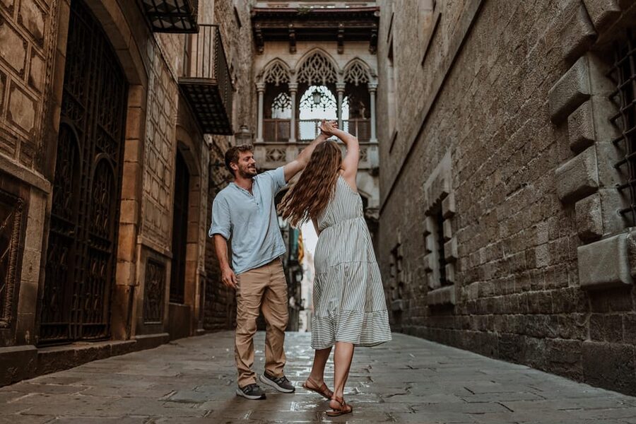 Barcelona: Gothic Quarter Cinematic Photoshoot and Guide - Starting at Barcelona Cathedral