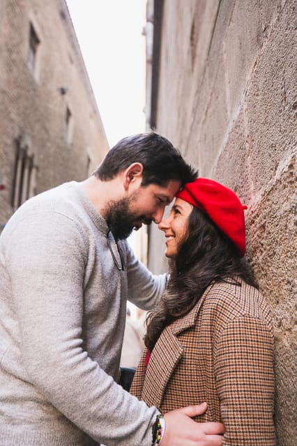 Barcelona: Gothic Quarter Private Photoshoot Experience - Key points to know