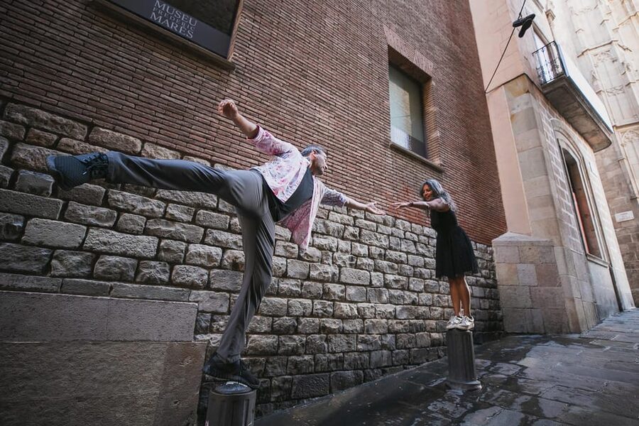 Barcelona: Gothic Quarter Private Photoshoot Experience - Why a short photo session works in Barcelona