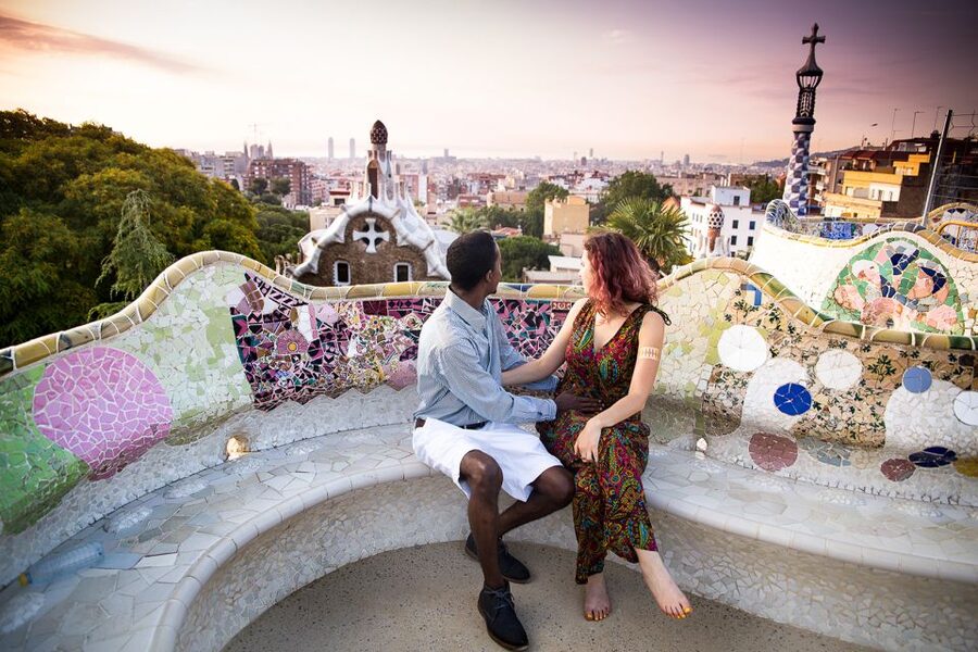 Barcelona: Instagram Tour of the Most Scenic Spots - What the Gothic Quarter gives you