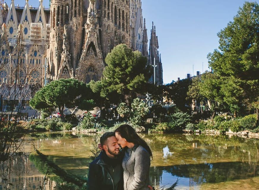 Barcelona: Photo Shoot + Exclusive Video of the Best Moments - Starting at Plaça Reial