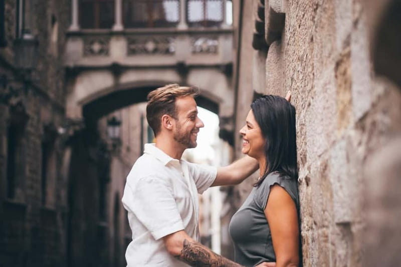 Barcelona: Photo Shoot Tour in El Gothico - Key points at a glance