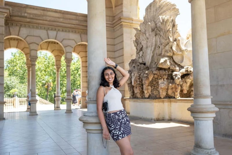 Barcelona: Private Photoshoot in Ciutadella Park with Ami - The lake: softer photos and a slower mood