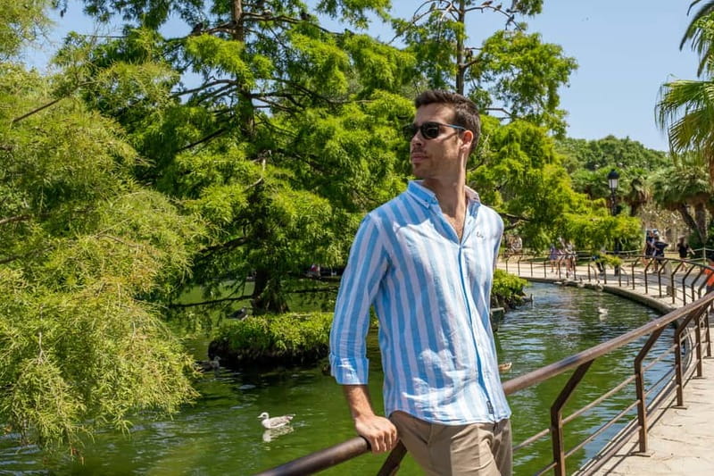 Barcelona: Private Photoshoot in Ciutadella Park with Ami - Meeting Amitai beside the greenhouse