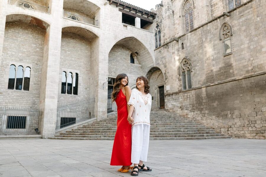 Barcelona: Private Photoshoot with a Professional - The 60 to 70 edited photographs