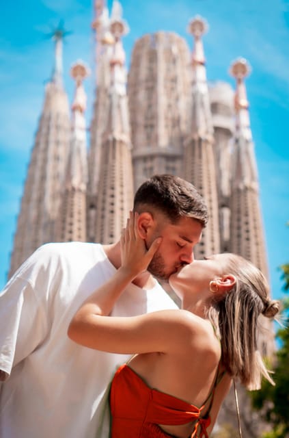 Barcelona: Professional Private Photoshoot - Choosing between 30 minutes and one hour