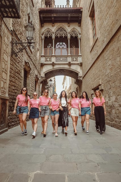 ✅ Barcelona: Sightseeing Professional Photoshoot Session - Same-day photos and choosing your favorites